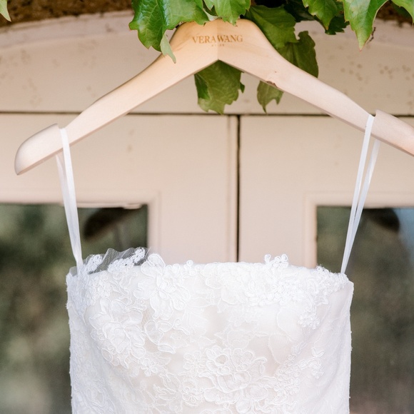 Vera Wang Eliza wedding dress. - Picture 2 of 7